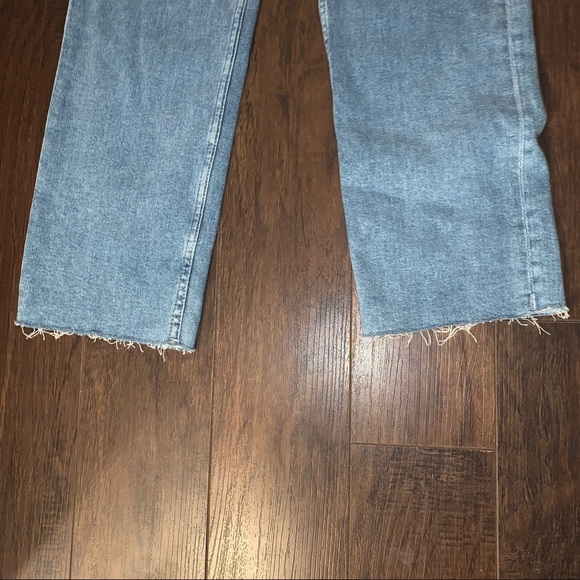 New H&M High Waisted Jeans - Picture 3 of 7